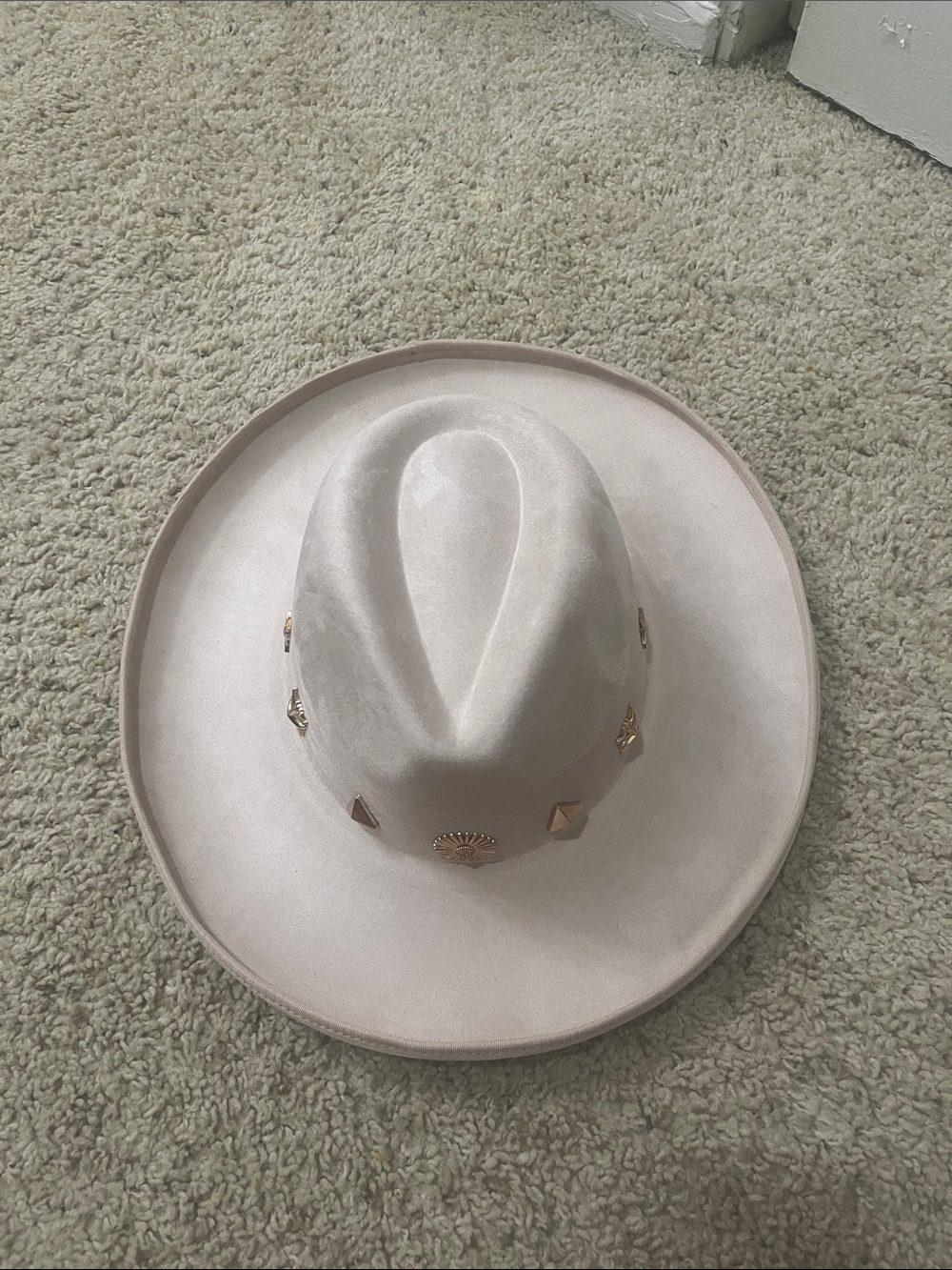 Hat - Picture 3 of 4